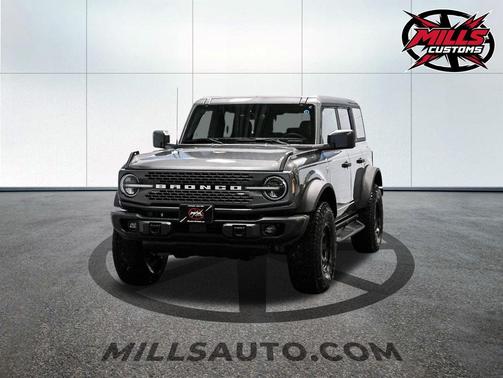Carbonized Gray Metallic 2025 Ford Bronco Badlands SUV