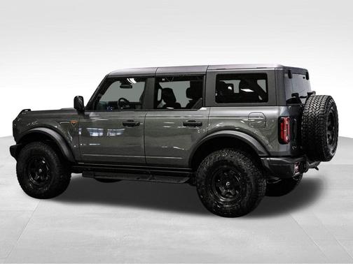 Carbonized Gray Metallic 2025 Ford Bronco Badlands