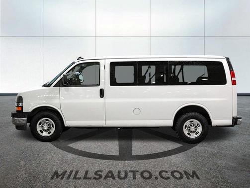 2017 Chevrolet Express 2500 LT