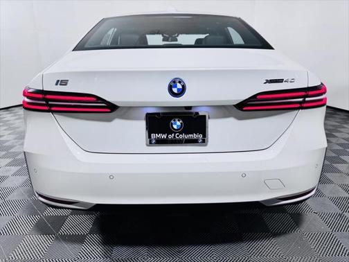 2025 BMW i5 xDrive40