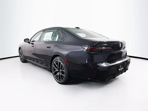 Black Sapphire Metallic 2026 BMW 750e i xDrive
