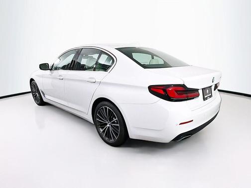 Alpine White 2023 BMW 540 i