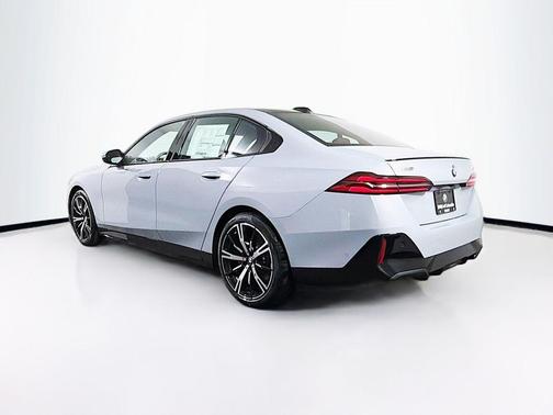 Brooklyn Grey Metallic 2026 BMW 530 xDrive