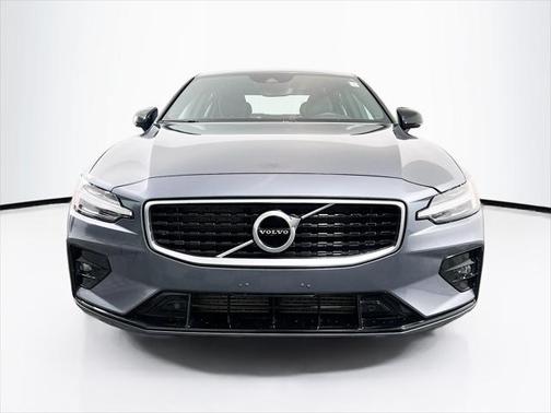 2019 Volvo S60 T6 R-Design