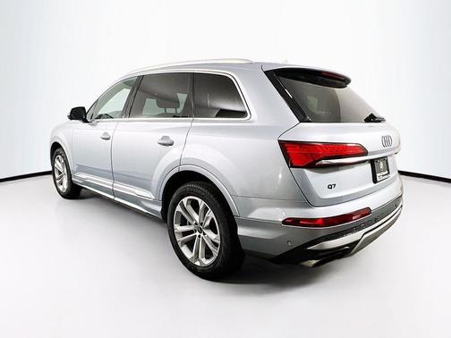 2025 Audi Q7 55 Premium Plus