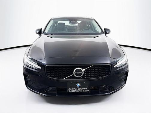 2024 Volvo S60 B5 Plus Dark Theme