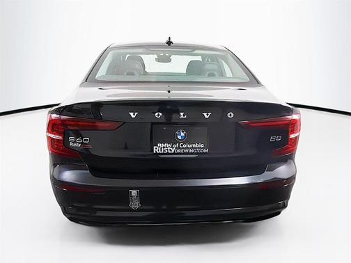 2024 Volvo S60 B5 Plus Dark Theme