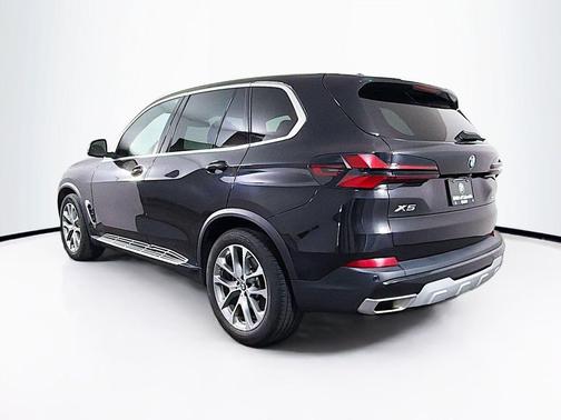Black Sapphire Metallic 2026 BMW X5 xDrive40i