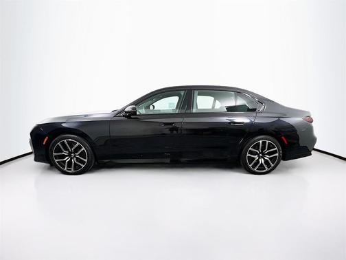 2024 BMW 740 i