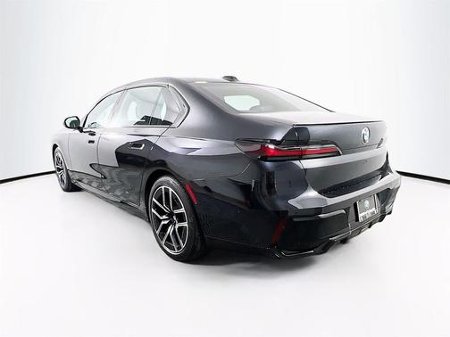 2024 BMW 740 i