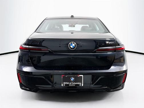 2024 BMW 740 i