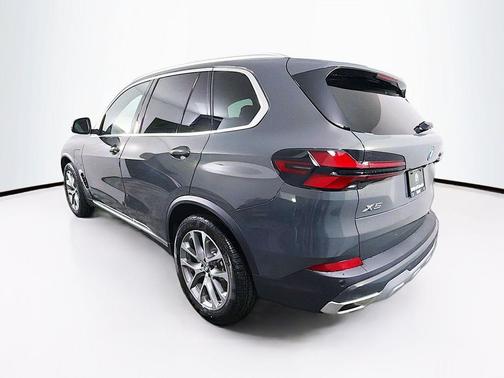 Dravit Grey Metallic 2026 BMW X5 PHEV xDrive50e