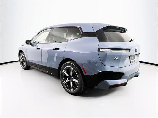 2025 BMW iX xDrive50