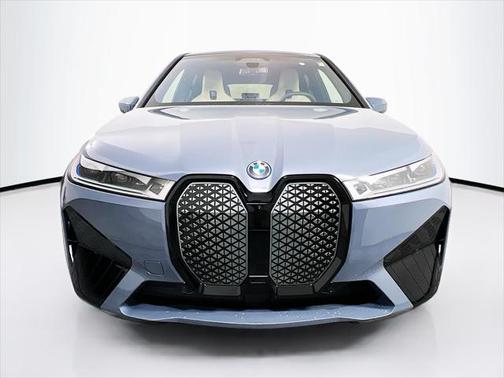 2025 BMW iX xDrive50