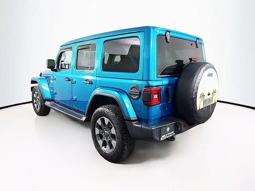 Bikini Pearlcoat 2019 Jeep Wrangler Unlimited Sahara