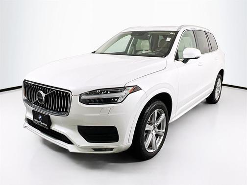 2021 Volvo XC90 T6 Momentum