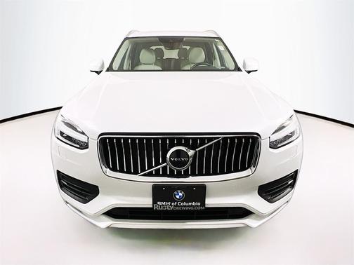 2021 Volvo XC90 T6 Momentum