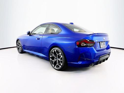 2025 BMW 230 i xDrive