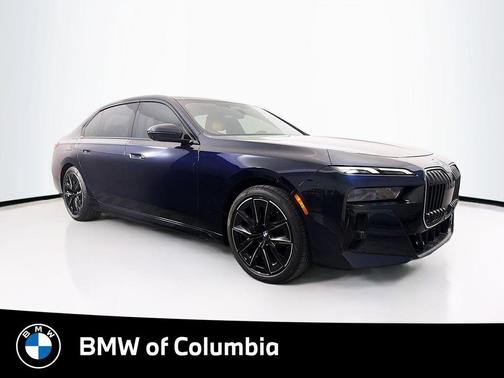 Carbon Black Metallic 2024 BMW 740 740i