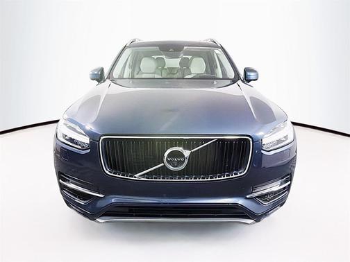 2019 Volvo XC90 T6 Momentum
