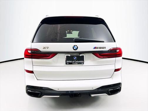 2022 BMW X7 M50i