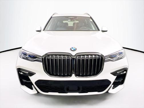 2022 BMW X7 M50i