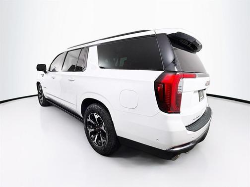 2025 GMC Yukon XL 4WD AT4