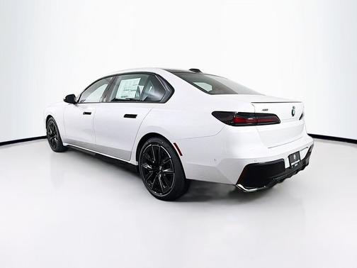 Mineral White Metallic 2026 BMW 740 xDrive