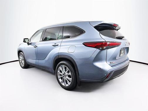 2022 Toyota Highlander Limited