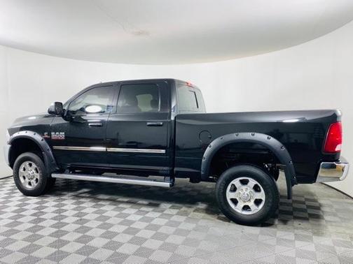 Photo 3 of 26 of 2016 RAM 2500 Big Horn