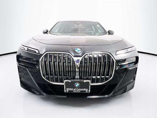 2025 BMW 740 i xDrive