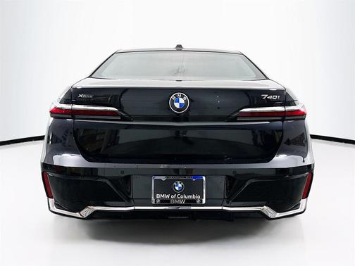 2025 BMW 740 i xDrive