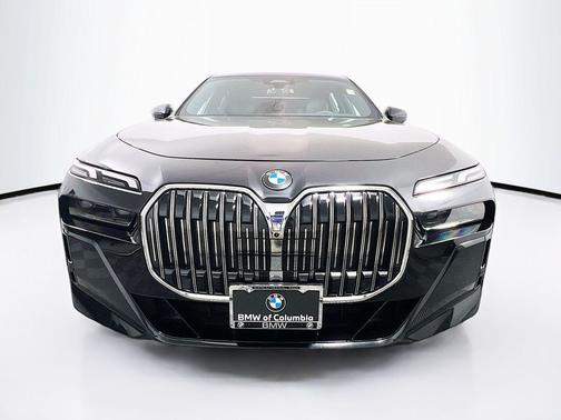 2025 BMW 740 i xDrive
