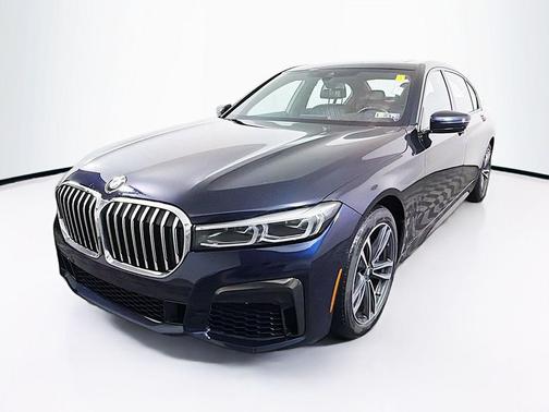 Black Sapphire Metallic 2022 BMW 750 i xDrive
