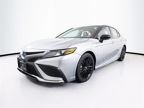 2024 Toyota Camry Hybrid SE