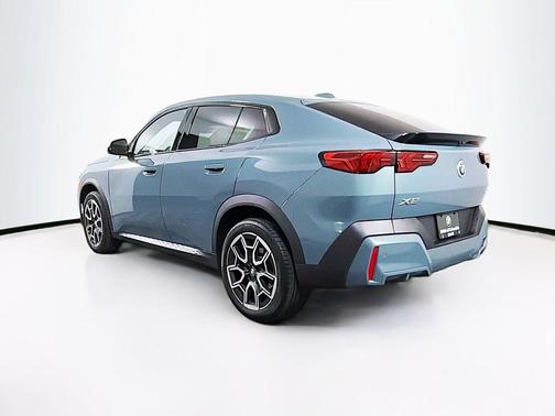 Cape York Green Metallic 2024 BMW X2 xDrive28i
