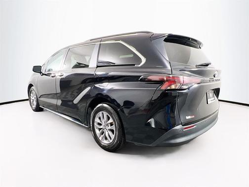 2024 Toyota Sienna XLE 7 Passenger