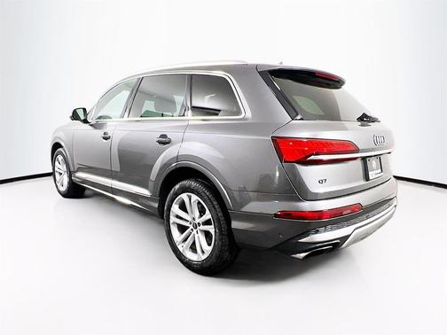 2025 Audi Q7 55 Premium Plus