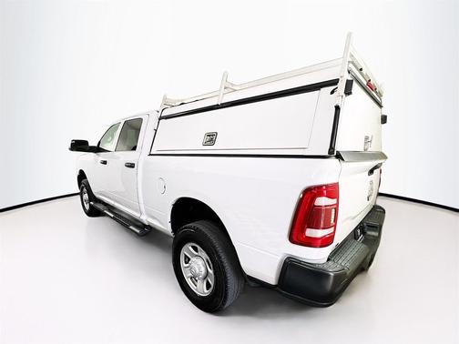 2020 RAM 2500 Tradesman Crew Cab 4X4 6'4' Box