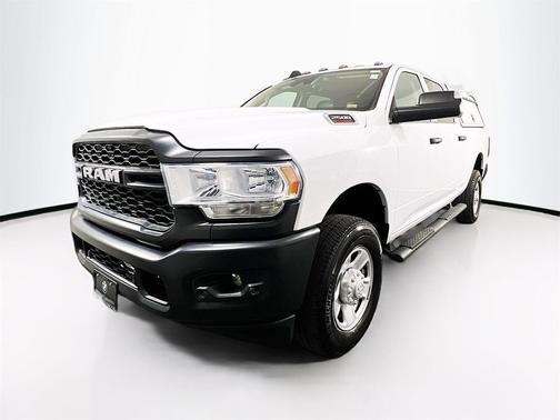2020 RAM 2500 Tradesman Crew Cab 4X4 6'4' Box