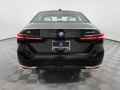 2025 BMW i5 xDrive40