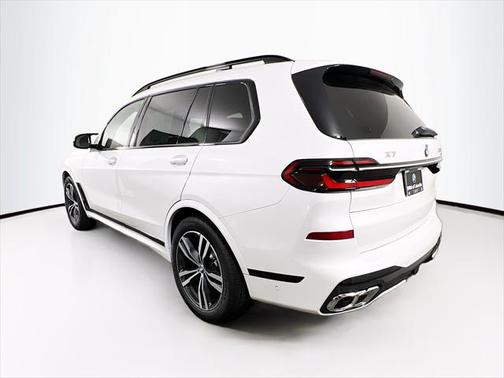 2026 BMW X7 M60i