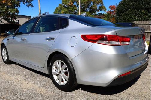 2017 Kia Optima LX
