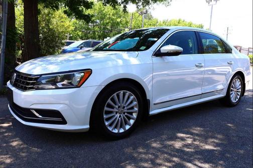 Pure White 2017 Volkswagen Passat 1.8T R-Line w/Comfort