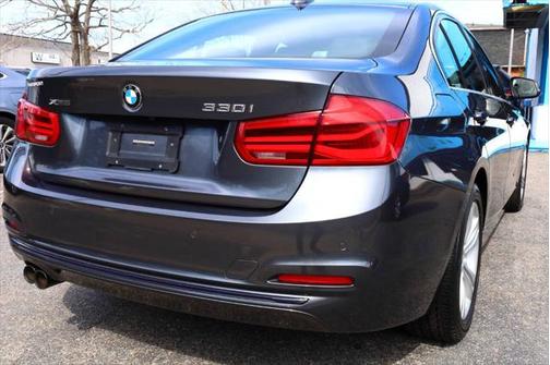 2017 BMW 330 i xDrive
