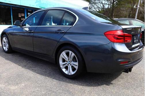 2017 BMW 330 i xDrive