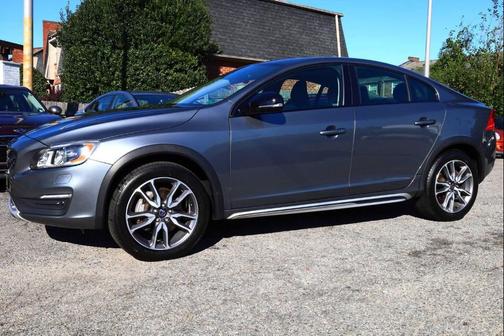 2016 Volvo S60 Cross Country T5 Platinum