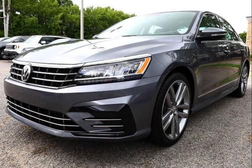 2017 Volkswagen Passat 1.8T R-Line w/Comfort