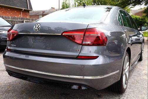 2017 Volkswagen Passat 1.8T R-Line w/Comfort