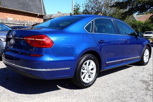 2016 Volkswagen Passat 1.8T R-Line